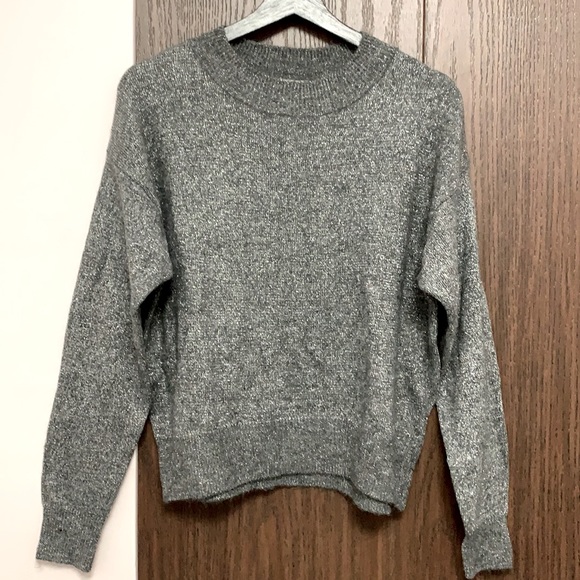 H&M Sweater - Picture 1 of 3